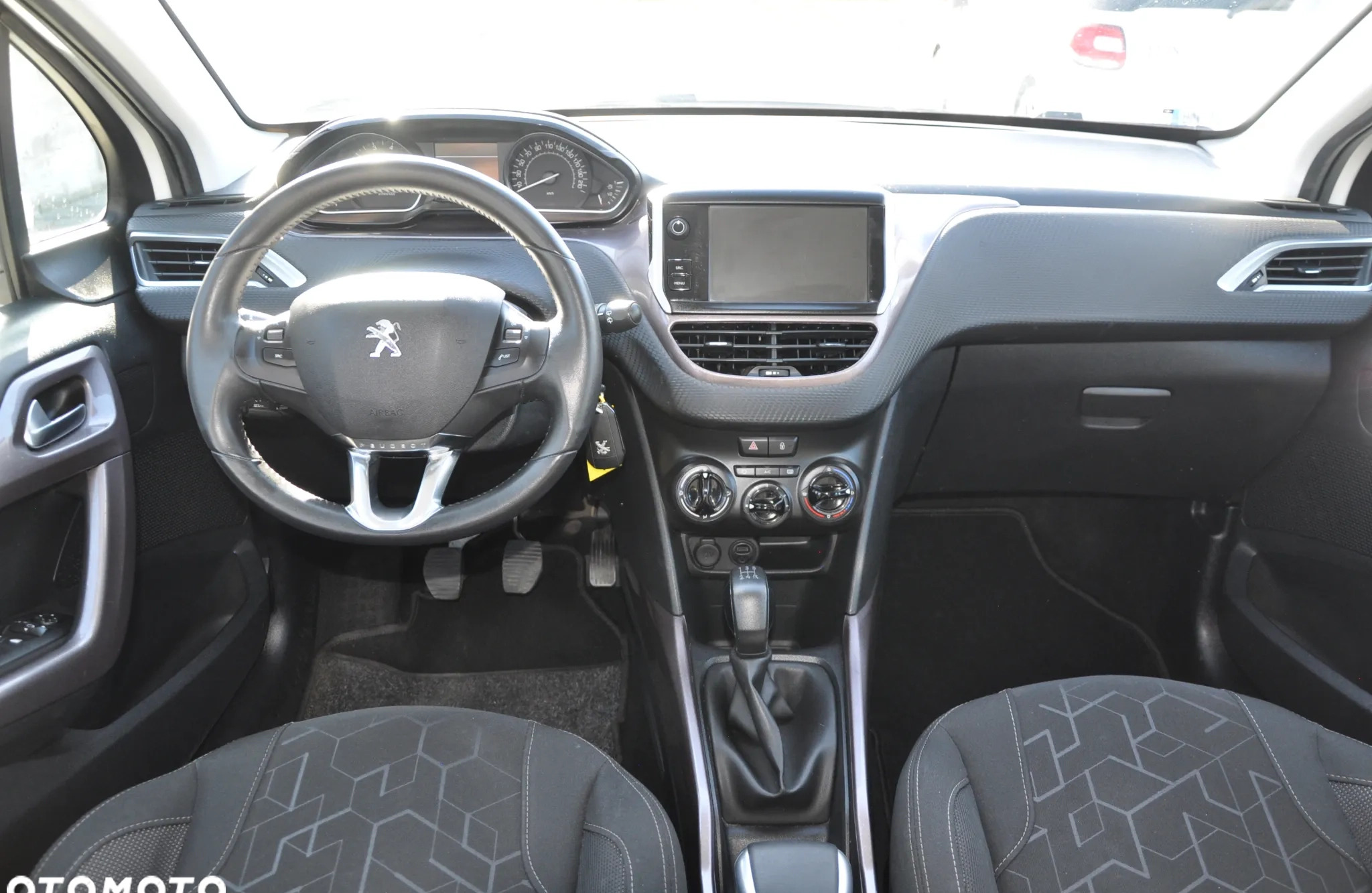 Peugeot 2008 cena 29900 przebieg: 112500, rok produkcji 2015 z Kępno małe 67